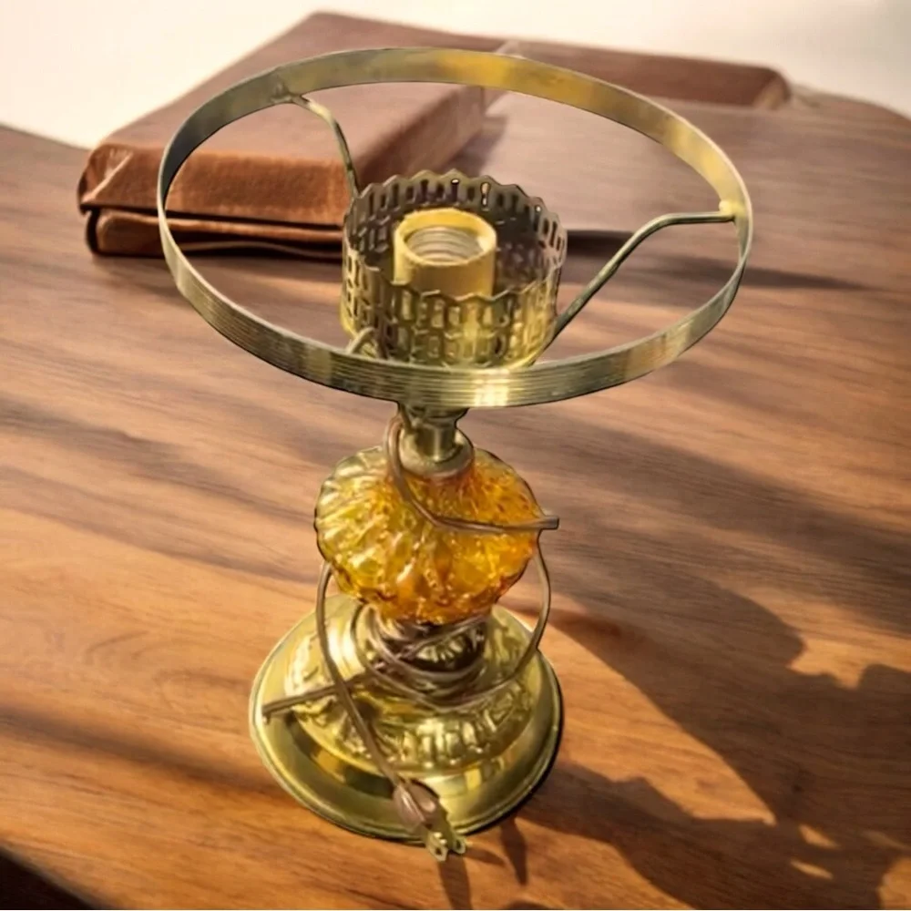 Vintage Amber Glass & Brass Hurricane Table Lamp Mid Century Hollywood Regency - Picture 2 of 2